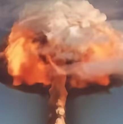 一旦中国动用“核武器”对日本本土实施打击，那么等着中国的将可能会是来自于半数幸存