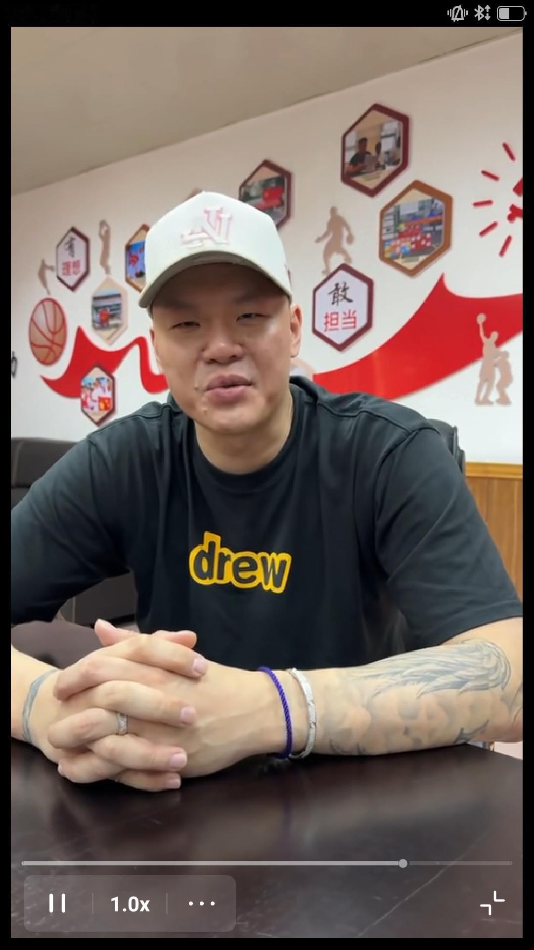 【中国男篮名宿，广东宏远男篮顾问朱芳雨接受采访时直言，中国篮球历史最佩服的人就是