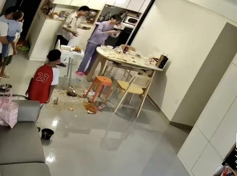 根据“鸡蛋男”妻子的自述，这又是一起远嫁的悲剧…“鸡蛋男”妻子开直播称，本人已