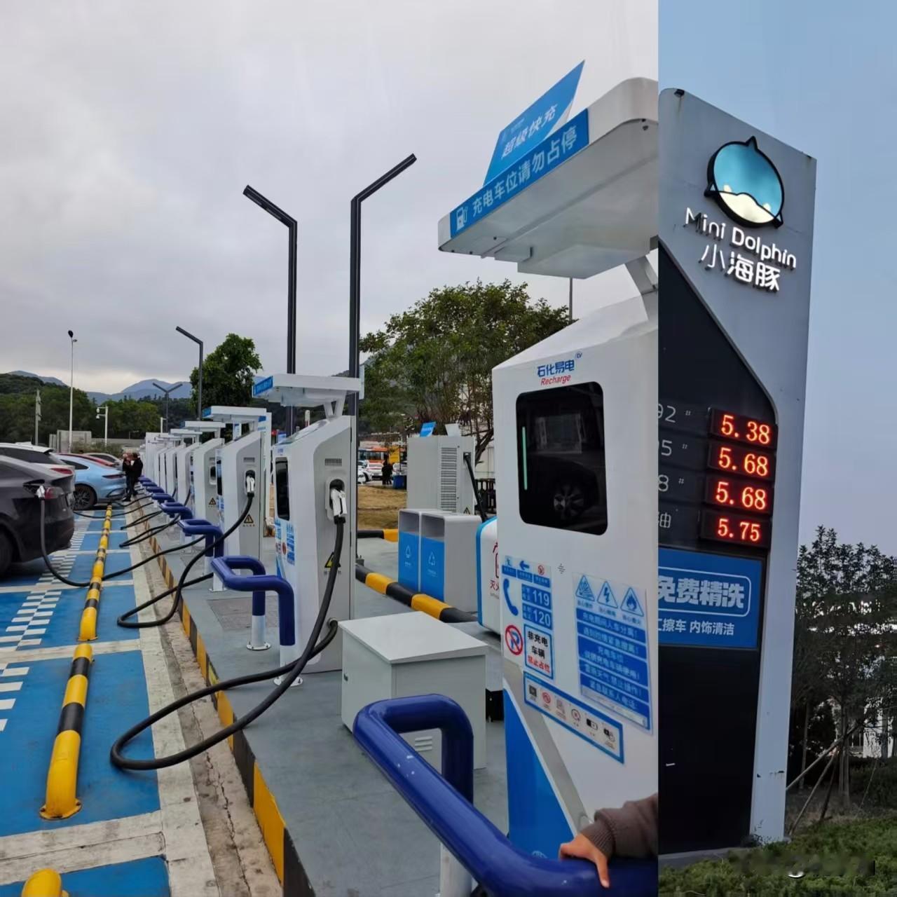 这下真傻眼了！一哥们儿买了插混车，本想着省油费，结果油耗飙到13.7L，比他原来