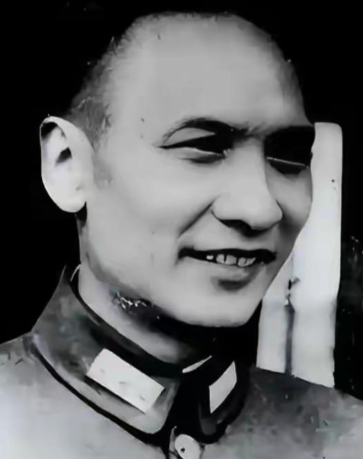 1950年，云南省主席的位置给了陈赓，没给和平起义的卢汉。陈赓私下把原因说给他听