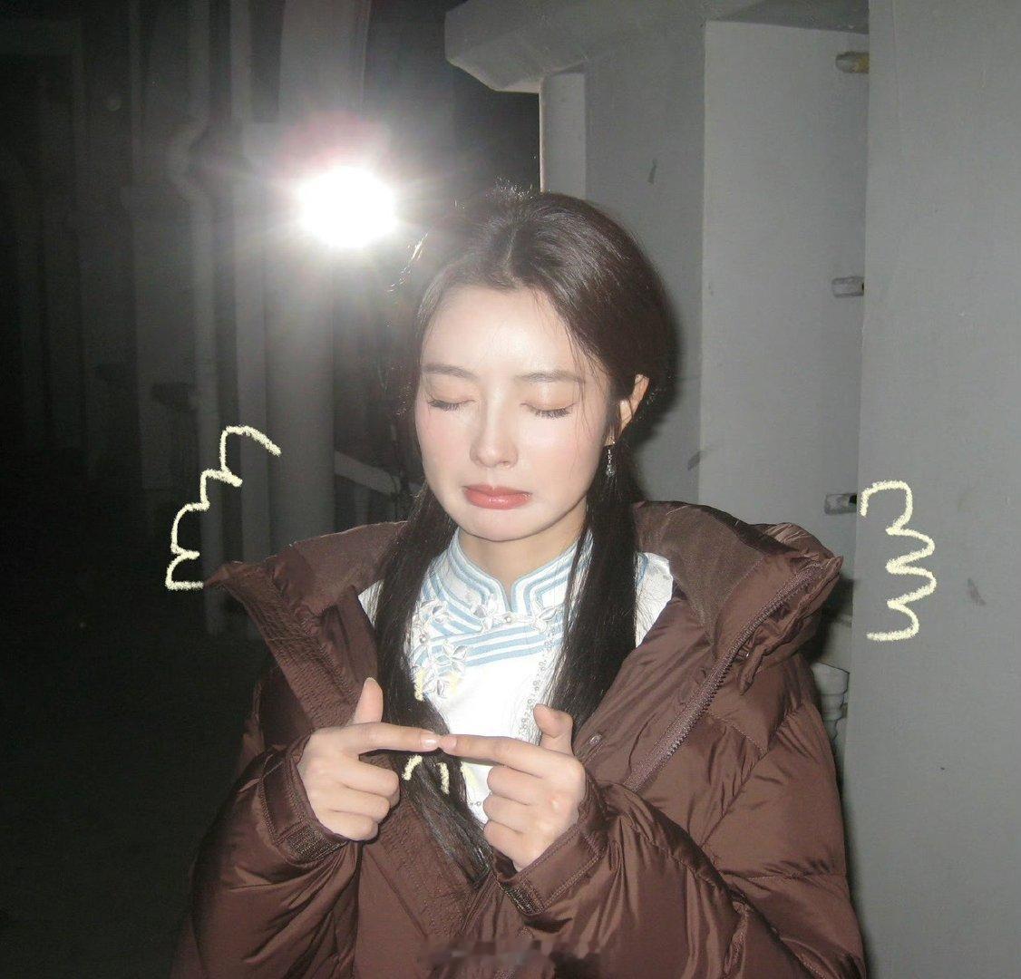 “不冷吗，穿秋裤”，简单一句话暖到心坎里