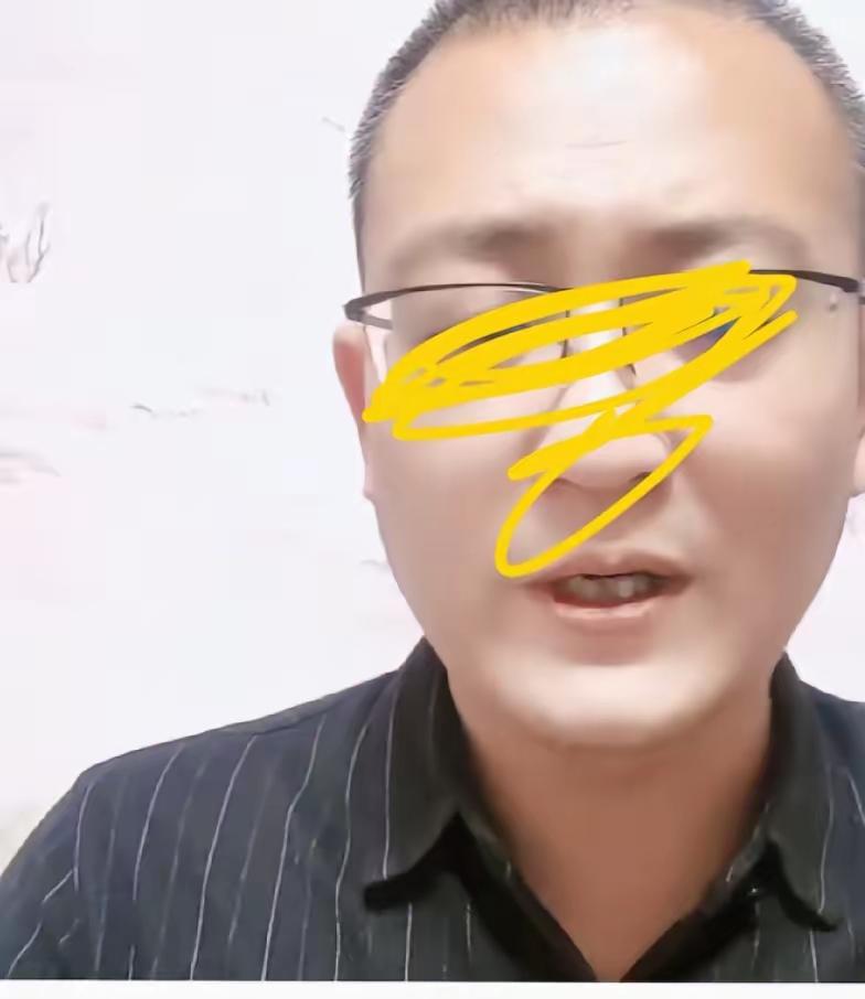 这位左公公以前也是穿过橄榄绿的人，参与28前期，是支持许敏的，几次开会他都参与了