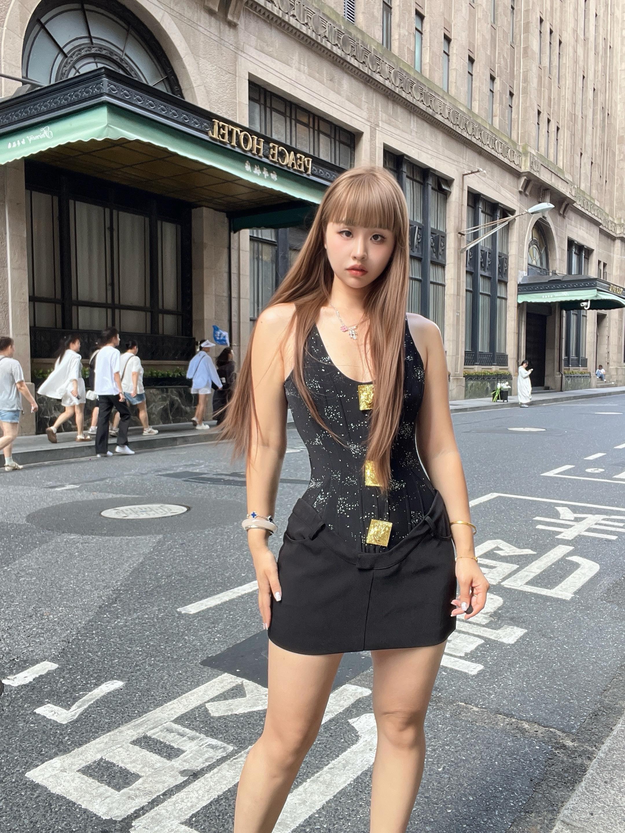 拍照姿势 美女 气场全开 穿搭的尽头是姐姐 街头穿搭