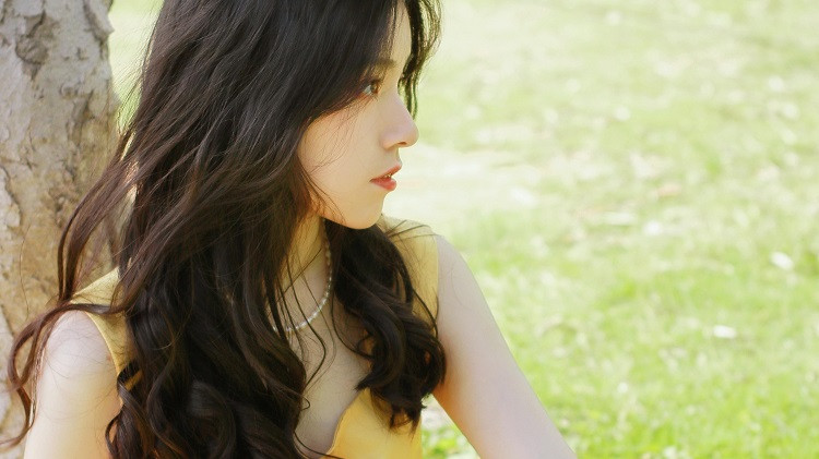 男女之间，最常见的8个暧昧行为：1、深夜聊天，话题没边界，聊久了自然睡到一起。