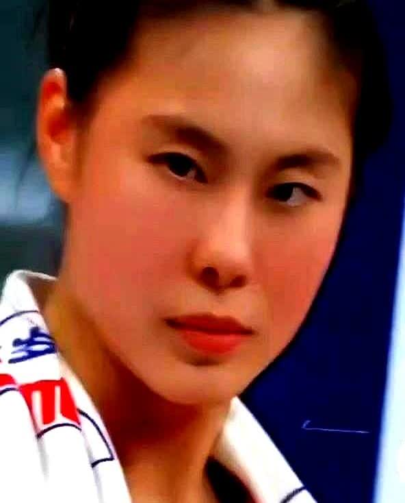 承诺说撕就撕？肩伤没好，机票先买。王思雨本来在澳洲养肩，队里说“