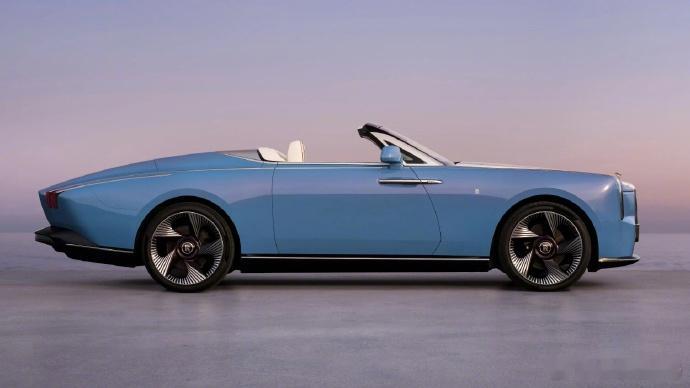 这个侧面线条确实牛逼到家了~