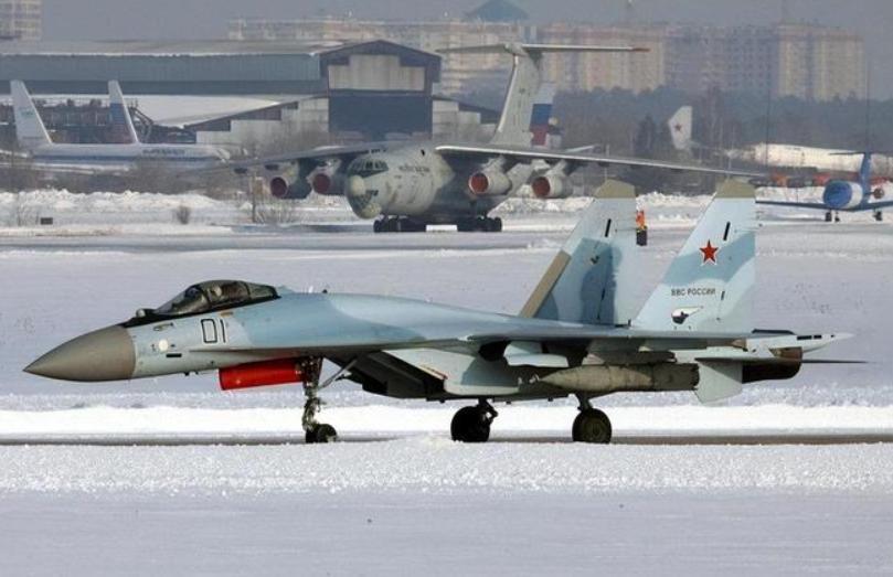 苏-35在空战中遭遇滑铁卢并不奇怪。虽然这款曾经被誉为“战机之王”，但自从俄乌冲