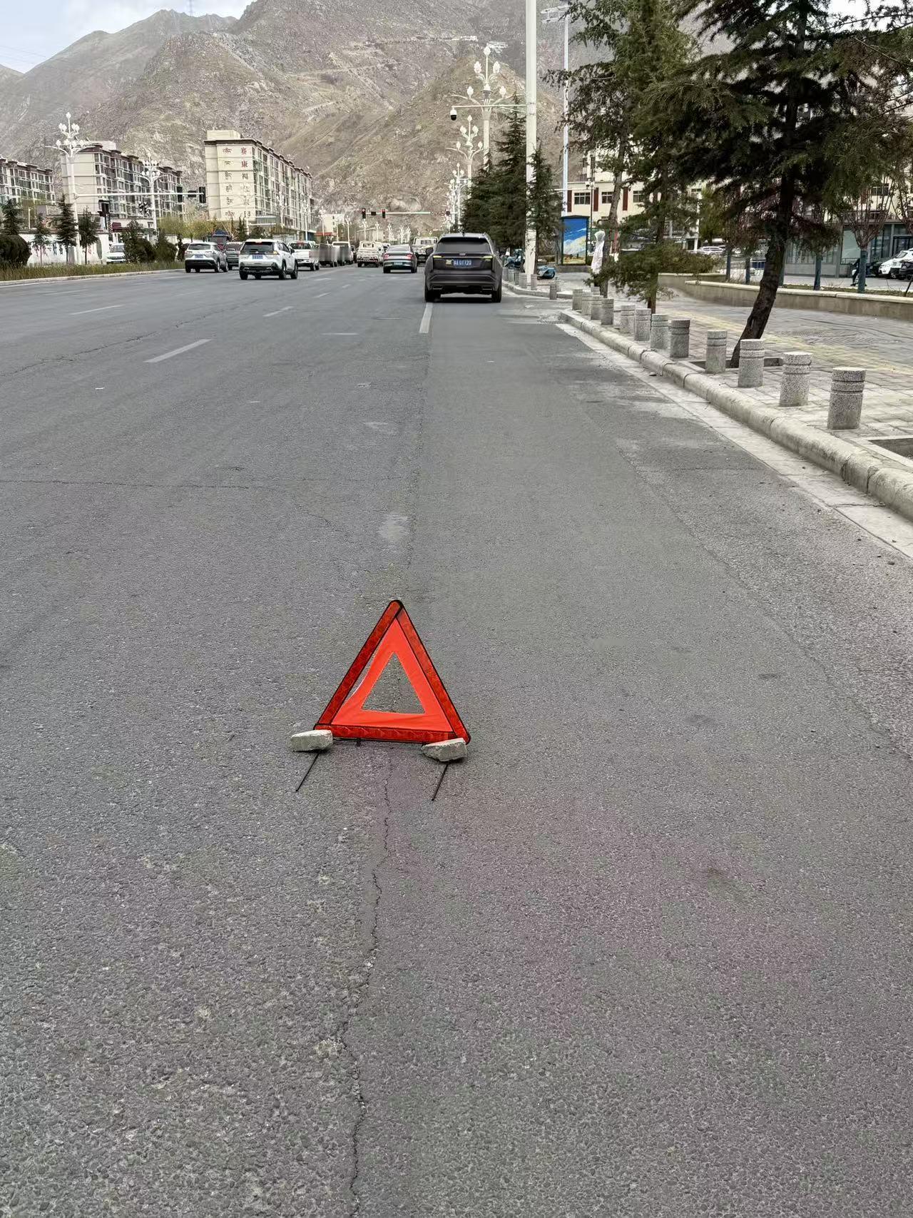 凯迪拉克，你可真是害人不浅啊！凯迪拉克Xt5新款，刚提的新车，居然出现车辆刹车