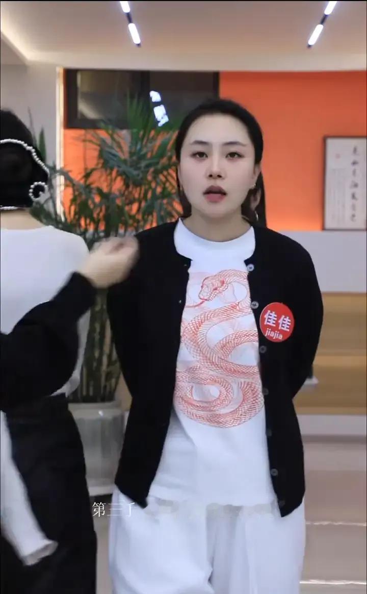 现在很多人瞧不上手动挡，觉得是老掉牙的东西但他们可能没想明白，开手动挡最大的好