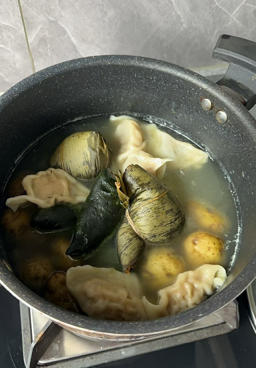 大早上婆婆说做好了早饭，一看到这个我脑子死机了一分钟