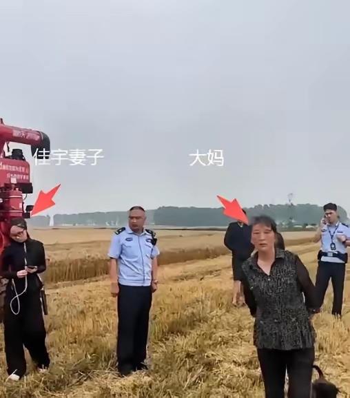 鄂，鄂，鄂，曲项向田割。割了一上午，赔了五百多。这都成歌谣了。襄阳割四赔五事件