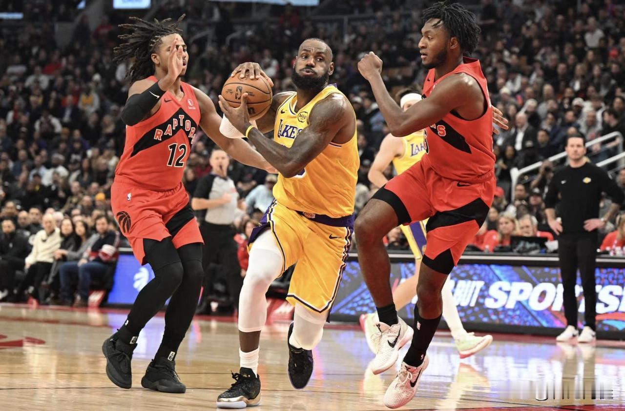 湖人这赛季必须要做改变才能变成强队，现在只是纸老虎啊问题出在东子这个点上，或