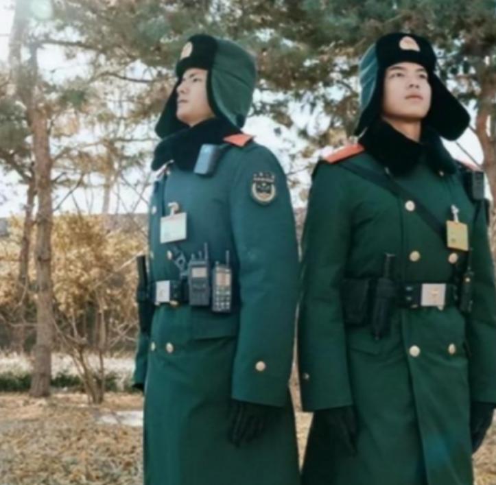 为什么各国军队采用棉服保暖而不是羽绒服，你知道原因吗？去年中印边境气温骤降，