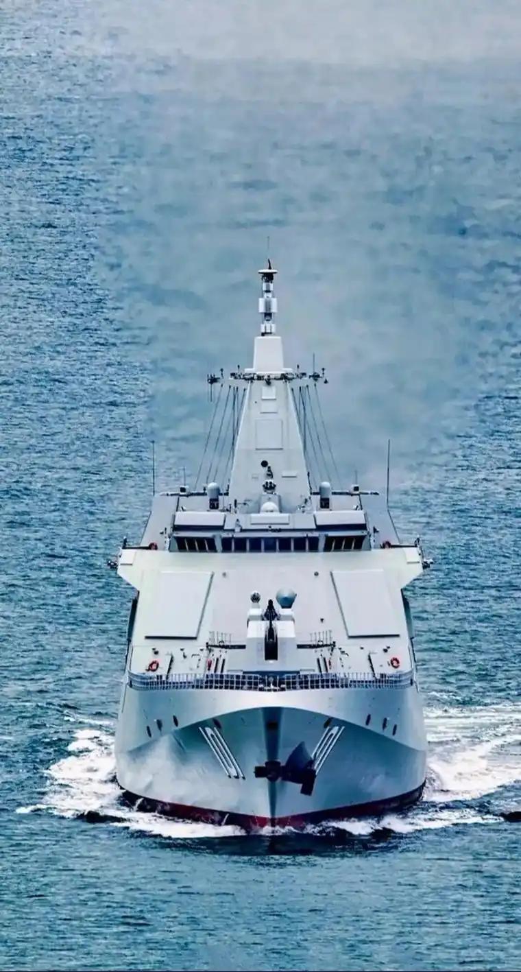 我国的下一代驱逐舰绝不可能是传言中9000吨的通用驱逐舰！很多国外的例子已经证明