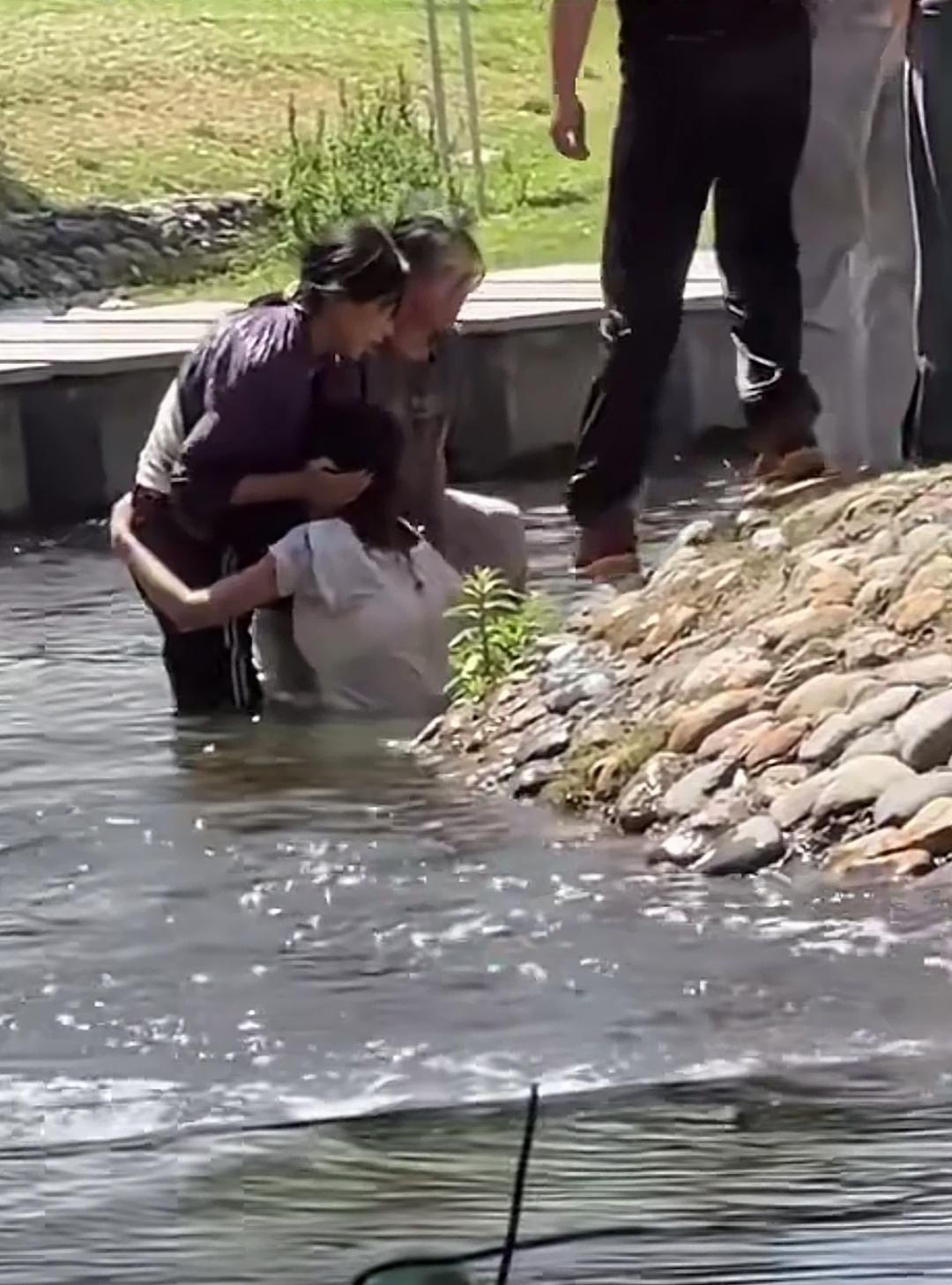 难以想象，“旱鸭子”竟会在浅水区溺水？在那种爬起身就没事的浅水区，竟有一位高个