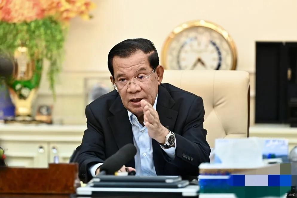 故技重施？曾发视频扳倒中国小女儿的洪森昨夜又发暴雷视频！舆论质疑说，这就是佩通坦