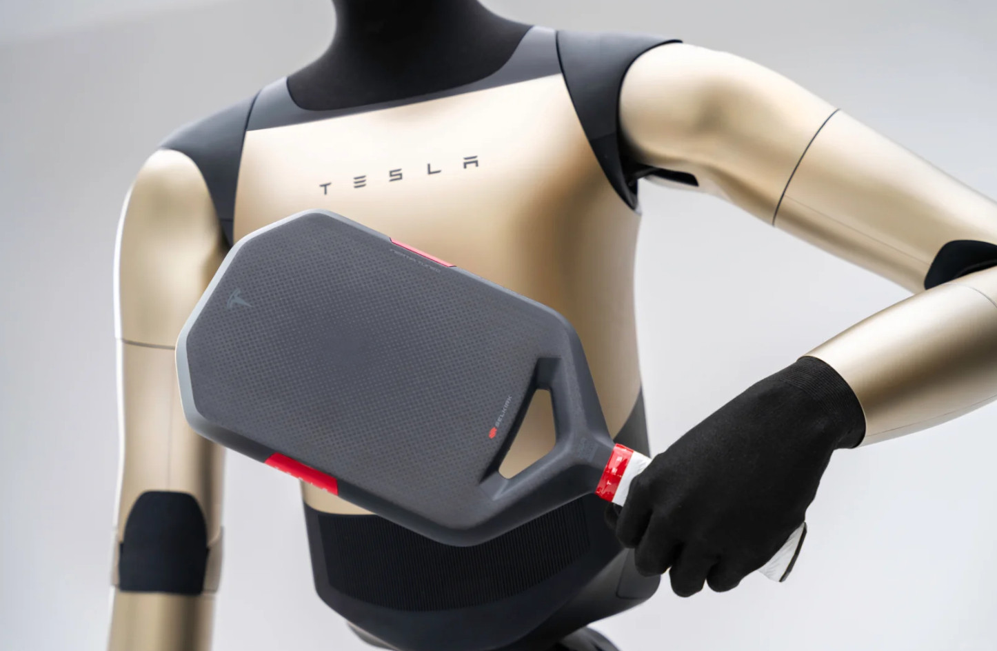 马斯克在旧金山举行的xAI全体员工大会上，马斯克最新表态：未来的数据中心，可