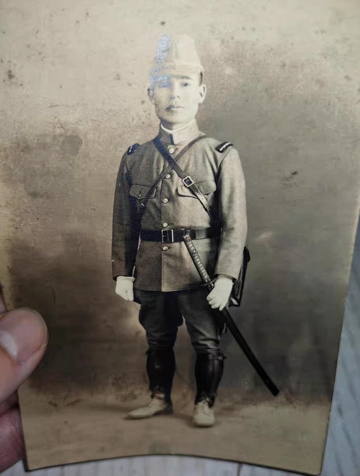 1937年，摄影师拍摄到的一张关于日军士兵的老照片。我们都知道二战日军士兵的身高