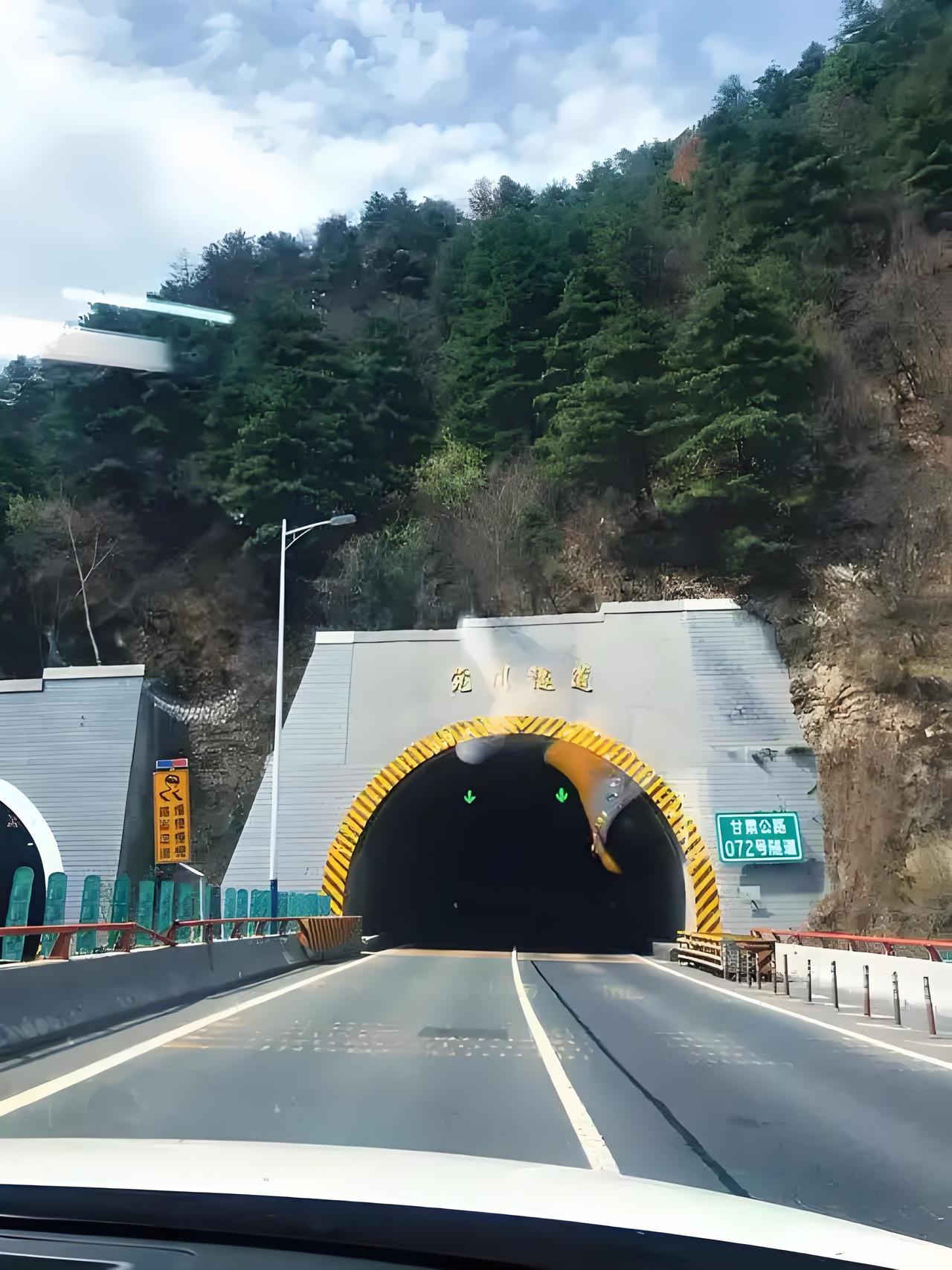 黄石香山隧道南连接线获批，这可太棒了！这条连接线北接香山隧道南洞口，全长2.47