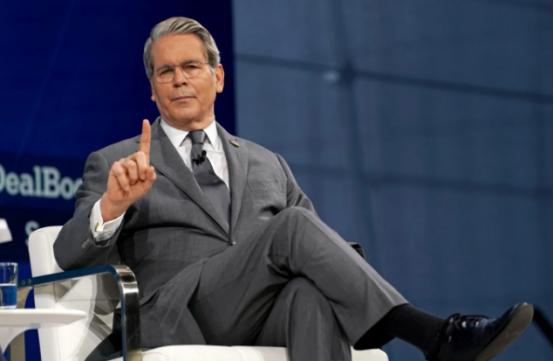 特朗普心腹语出惊人，一句“中国盟友”，把在场的西方人都整不会了！作为美国财政部