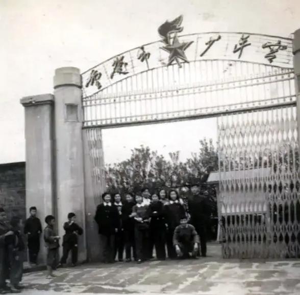 背景介绍：兰园地处兰州市中心，解放前是兰州最大的宗教场所，大名叫普照寺抗战期