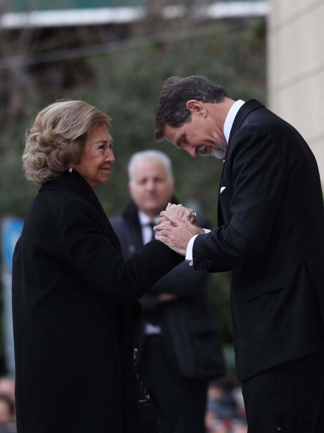 西班牙王室🇪🇸希腊王室1月19日，费利佩国王、莱蒂齐亚王后、阿斯图里亚斯