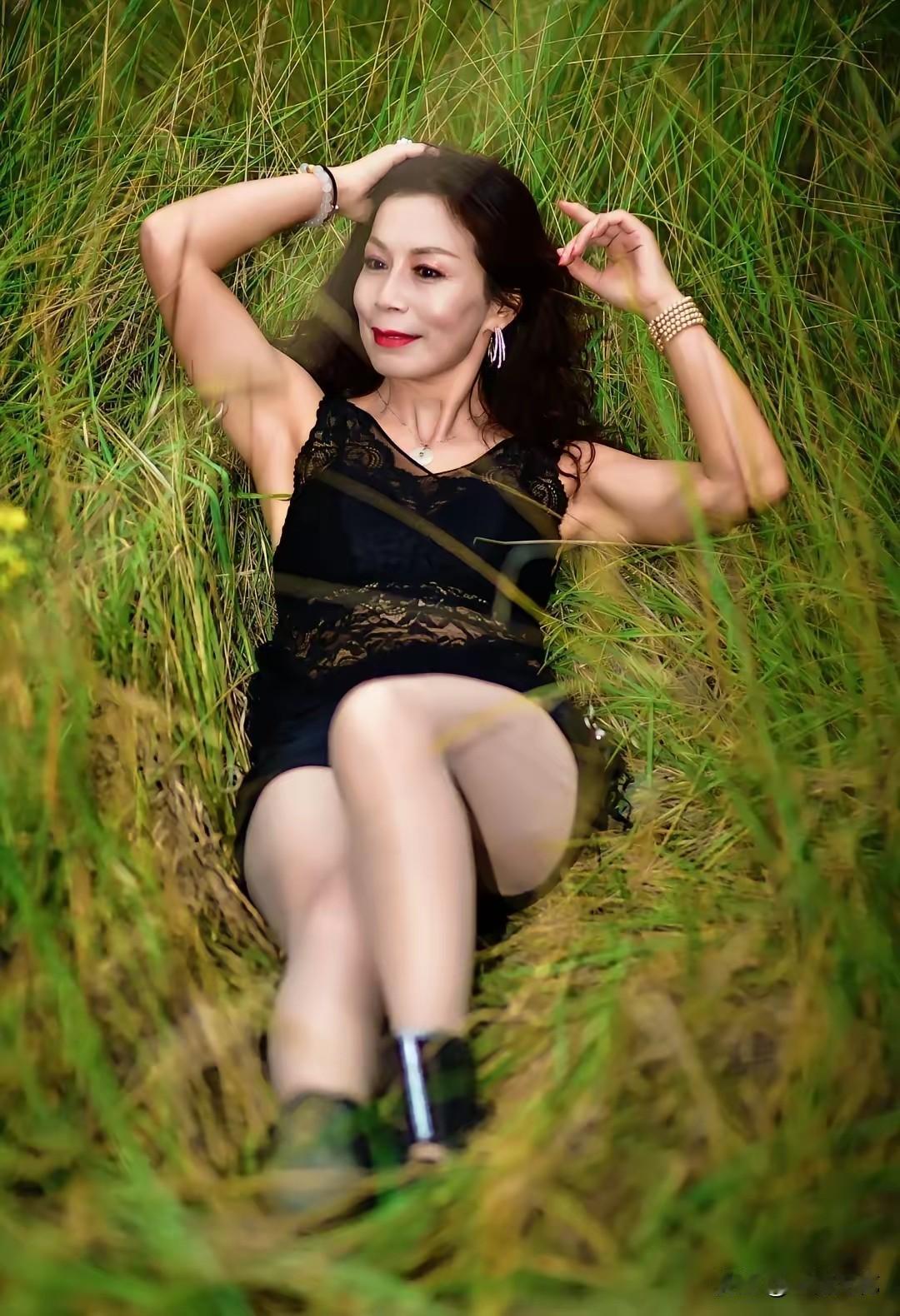 绿野仙踪处，笑语入画来。