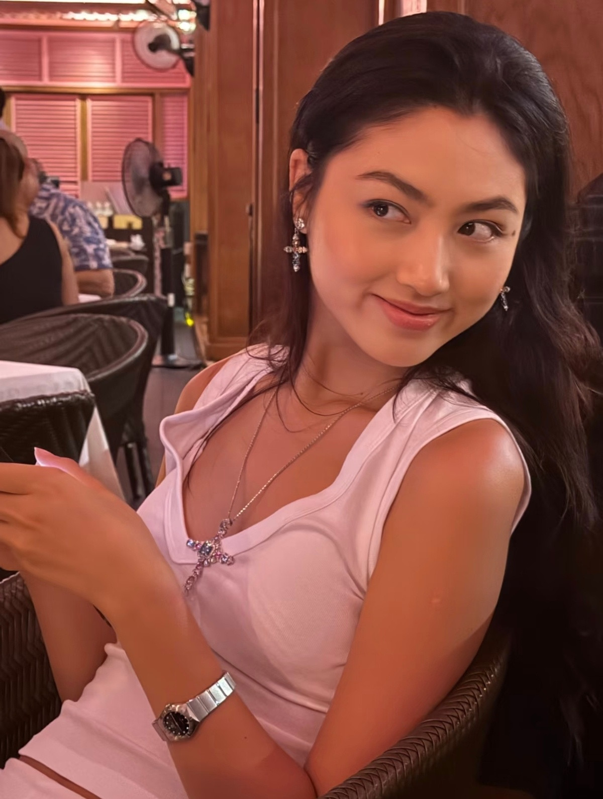 任达华女儿任晴佳分享暑期生活照。​​​