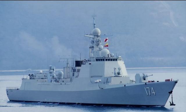 中国海军为何还在继续爆兵052D？这么说吧，继续爆兵052D，就是为了对付全世界