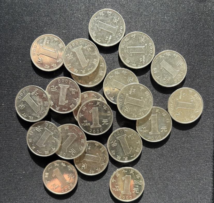 最近，一名美国男子因为生殖器长不到2.5厘米引发了广泛关注。这一案例在医学界属