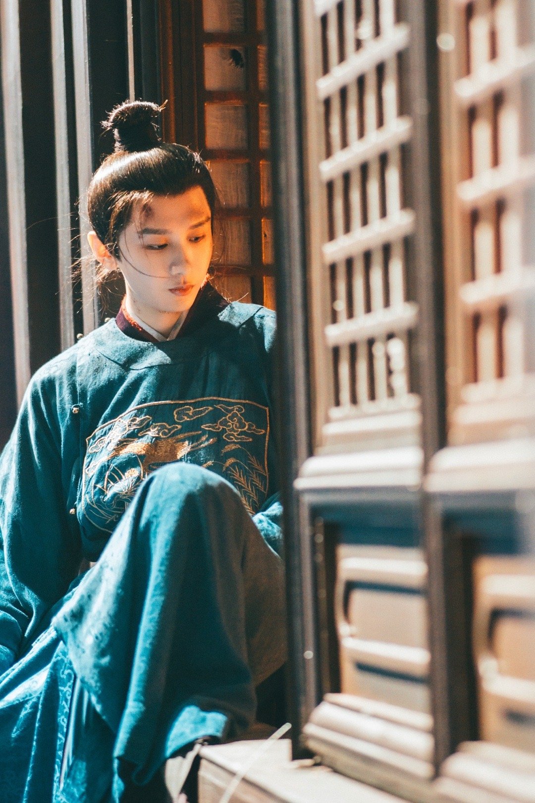 成毅两京十五日路透看完路透越来越期待成毅两京十五日，眼神里的韧劲绝了，已经开始期