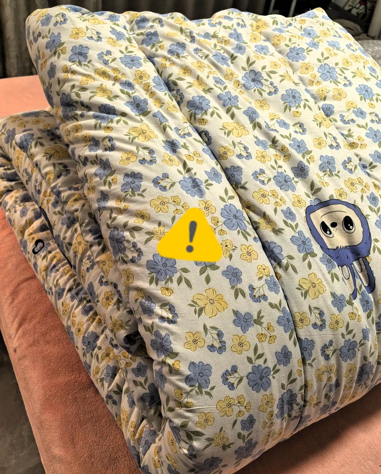 别光想着弹棉花了，你的旧被子里可能藏着比“不暖和”更可怕的东西！天冷了，盖