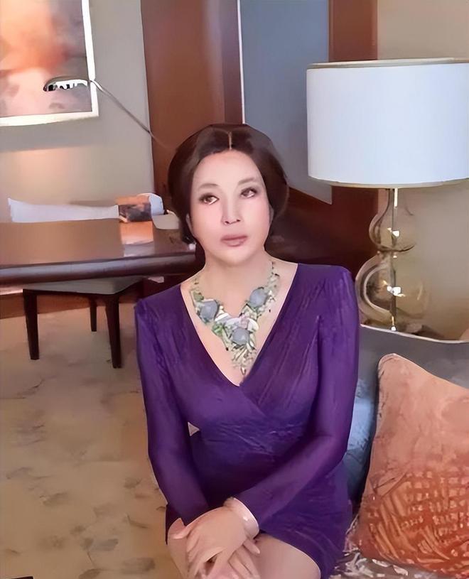 古柯一方面向法院起诉刘晓庆，要求其给予多年来工作的合理补偿；另一方面又将两人之间