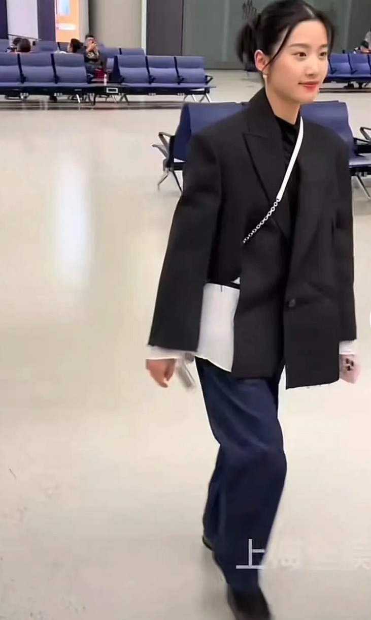 第一次被女明星的穿搭笑昏。。。​​​