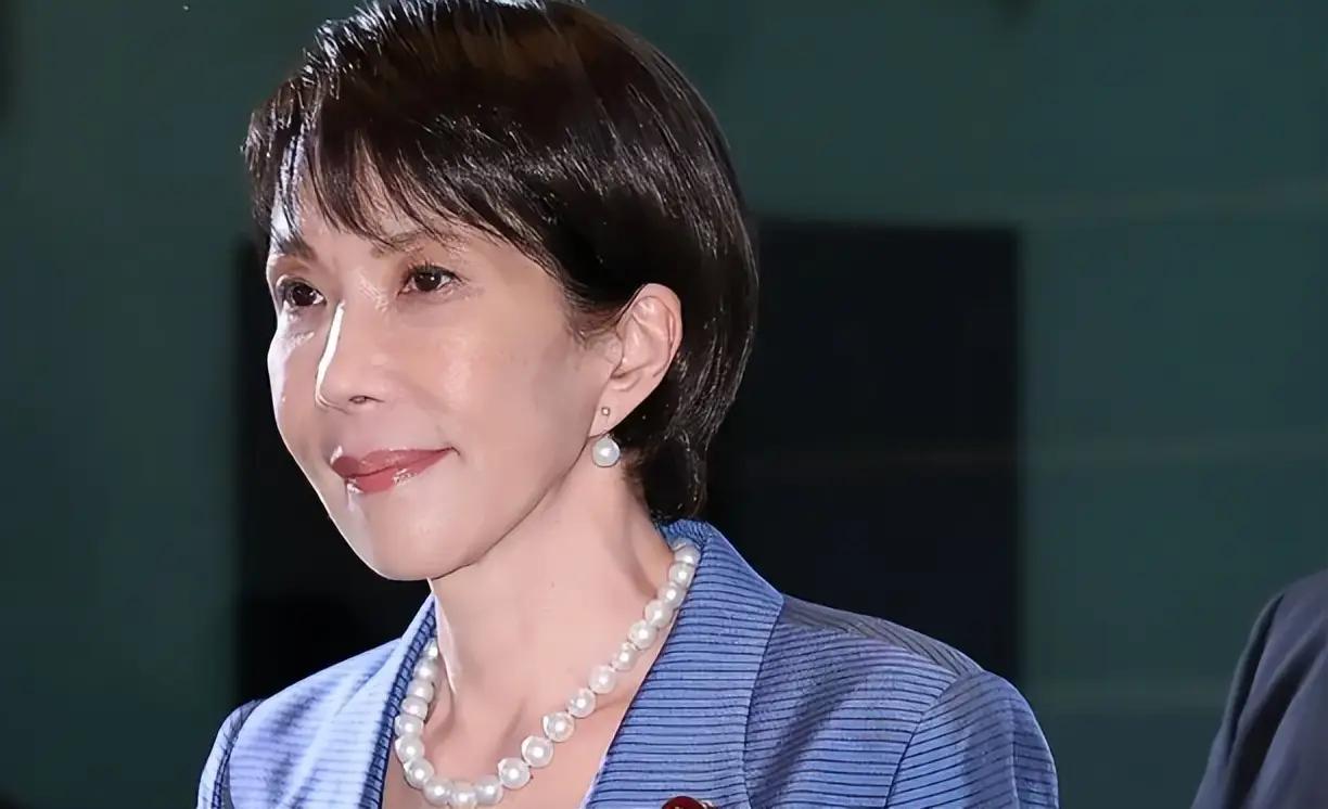 日本高官去了趟台湾。自己人气没涨。机票倒先没了。日本前脚带团窜访台湾。