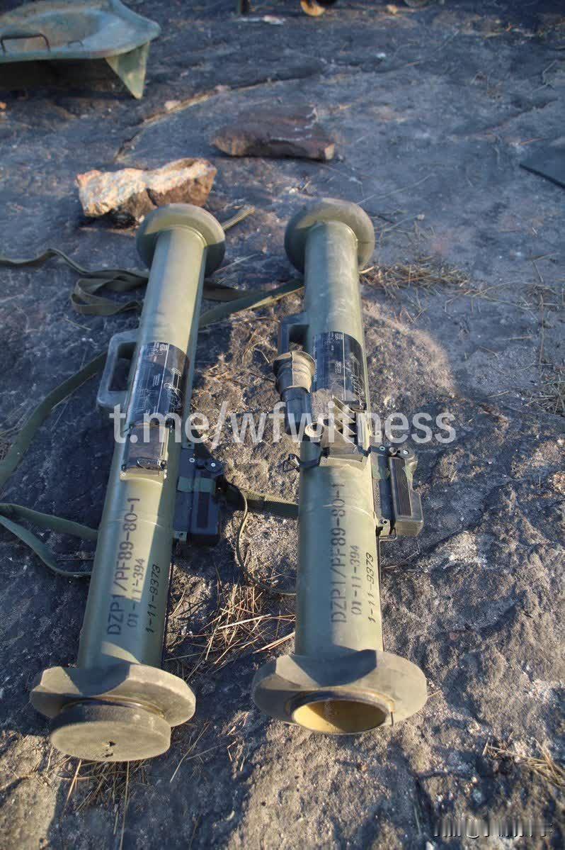 ⚡️泰国军队第17步兵团第2营的部队在重新占领500号山后，从柬埔寨军队手中缴获