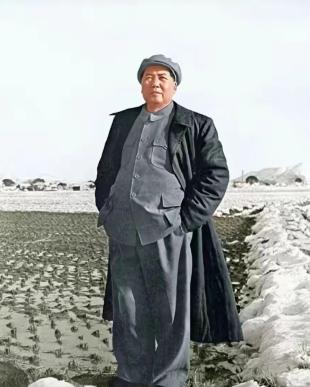 胡乔木说：在西柏坡的时候，苏联方面传过话来，希望我们共产党要做好“以长江为界，实