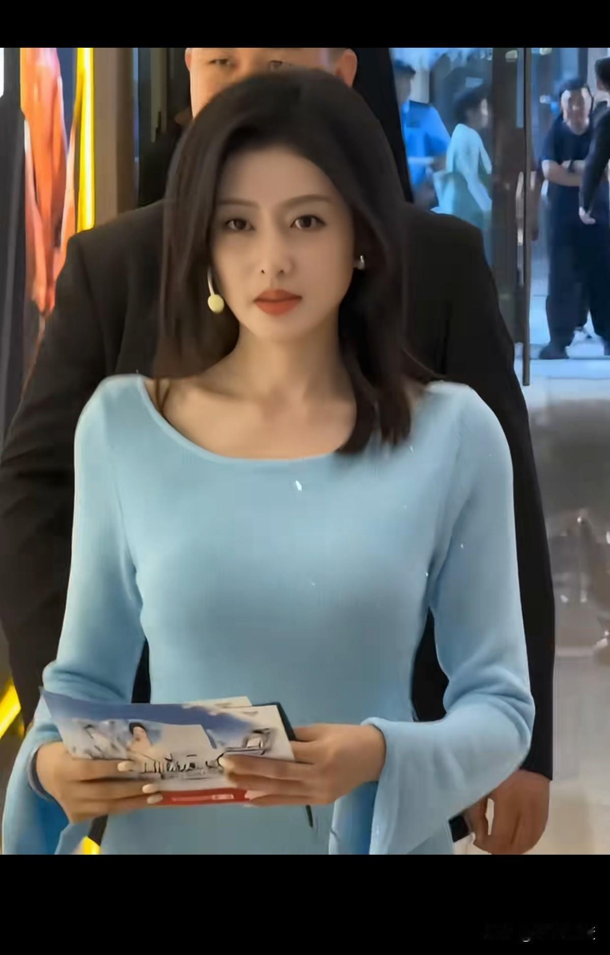 娱乐圈本来就美女如云，别的女星有没有医美不敢肯定，然而张天爱绝对没有整容。她