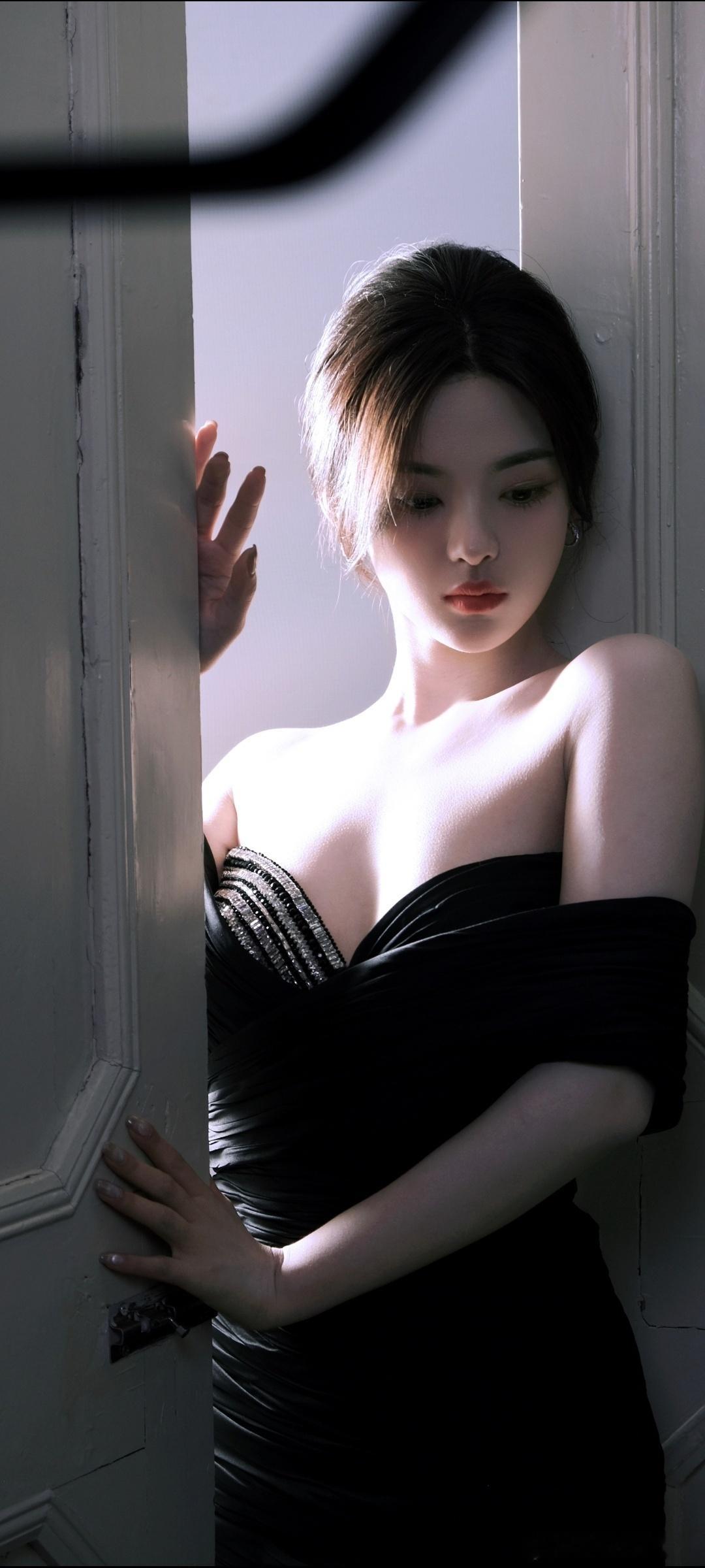 杨超越回京直奔美容院杨超越身材是美的正正好，并不是纸片人。美丽的超越妹妹不仅天生
