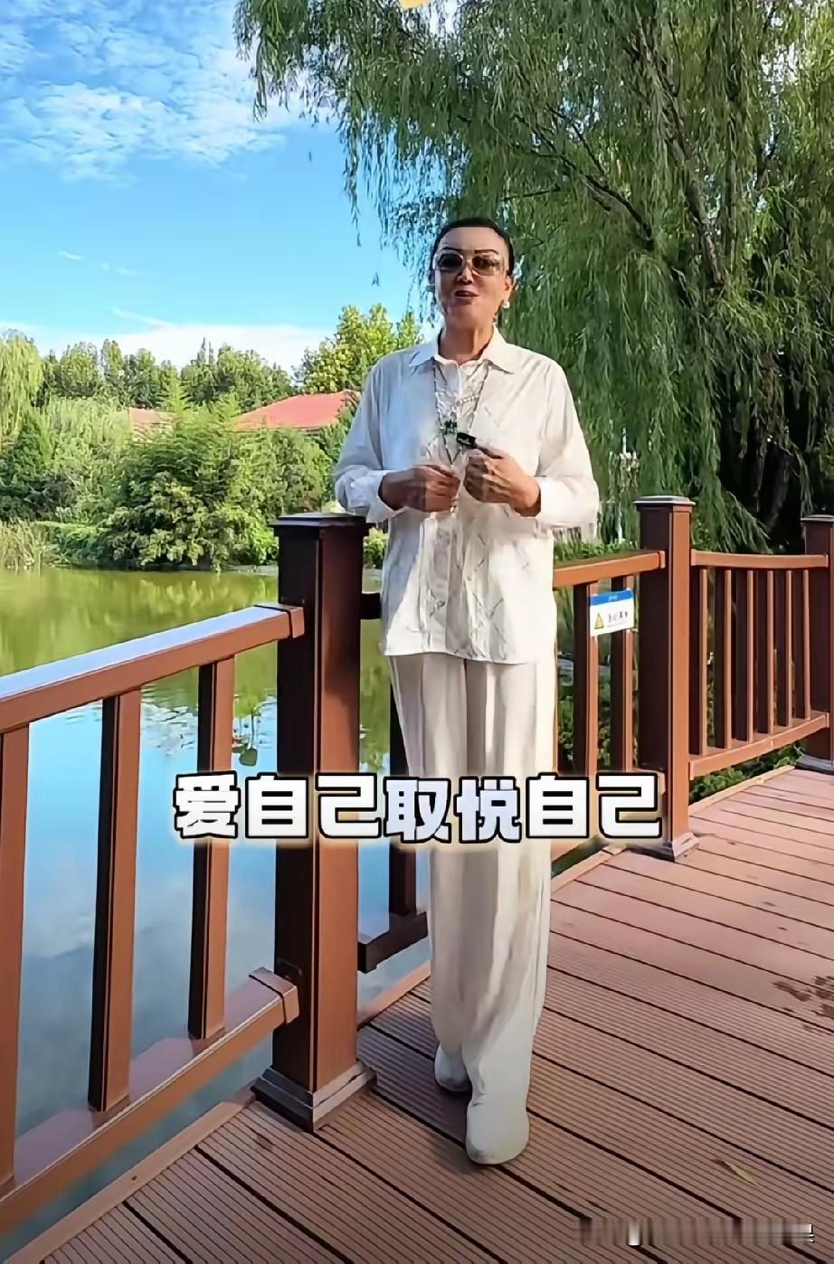 以前觉得张兰聪明，现在觉得汪小菲更智慧，以前张兰能说会道，大家羡慕的不得了，人人