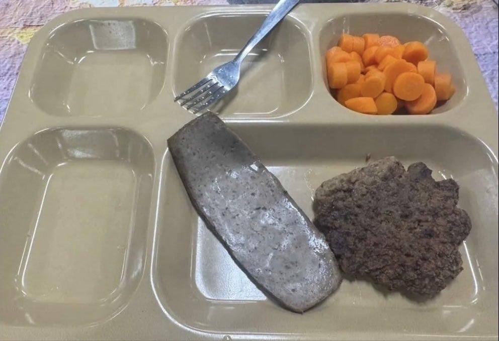 美国这样的航母还怎么打仗？根据《今日美国》爆出的消息，美国部署在中东地区的“林