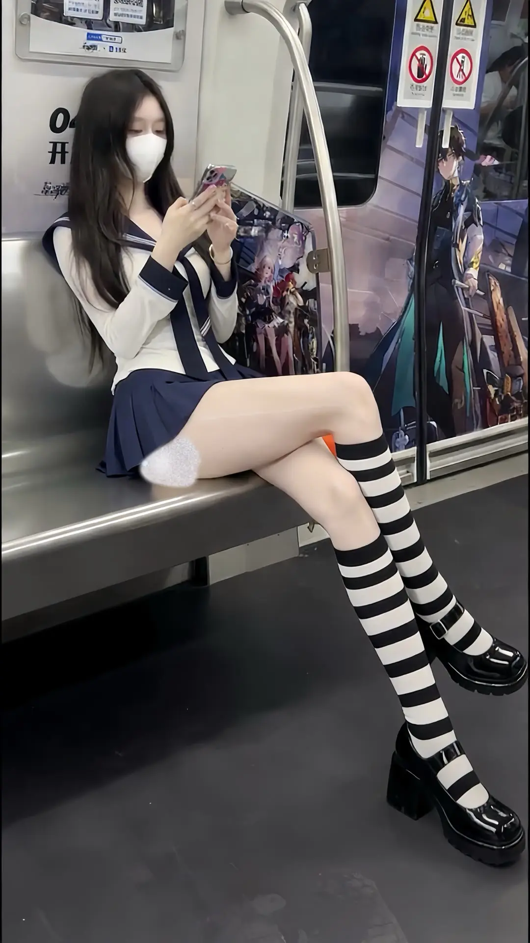 随意穿搭 拍照从不批腿 好身材要不断雕刻 健身ootd 谁还不是小腰精