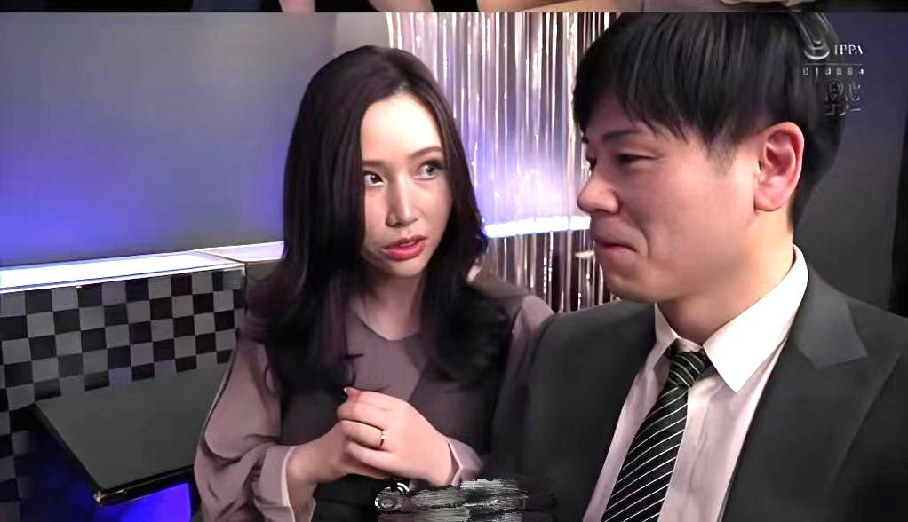 老婆出轨，还是“保守治疗”好。这是村里阿贵的经验。人到中年的阿贵，怎么也想