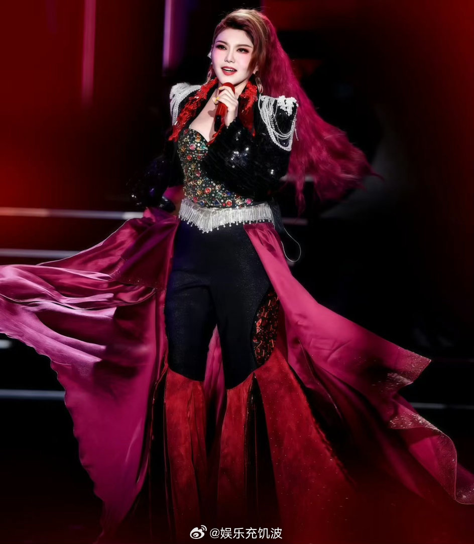 乌兰图雅半永久嬉皮笑脸都累没了乘风2026前一秒还在搞笑活跃气氛，下一秒就累到