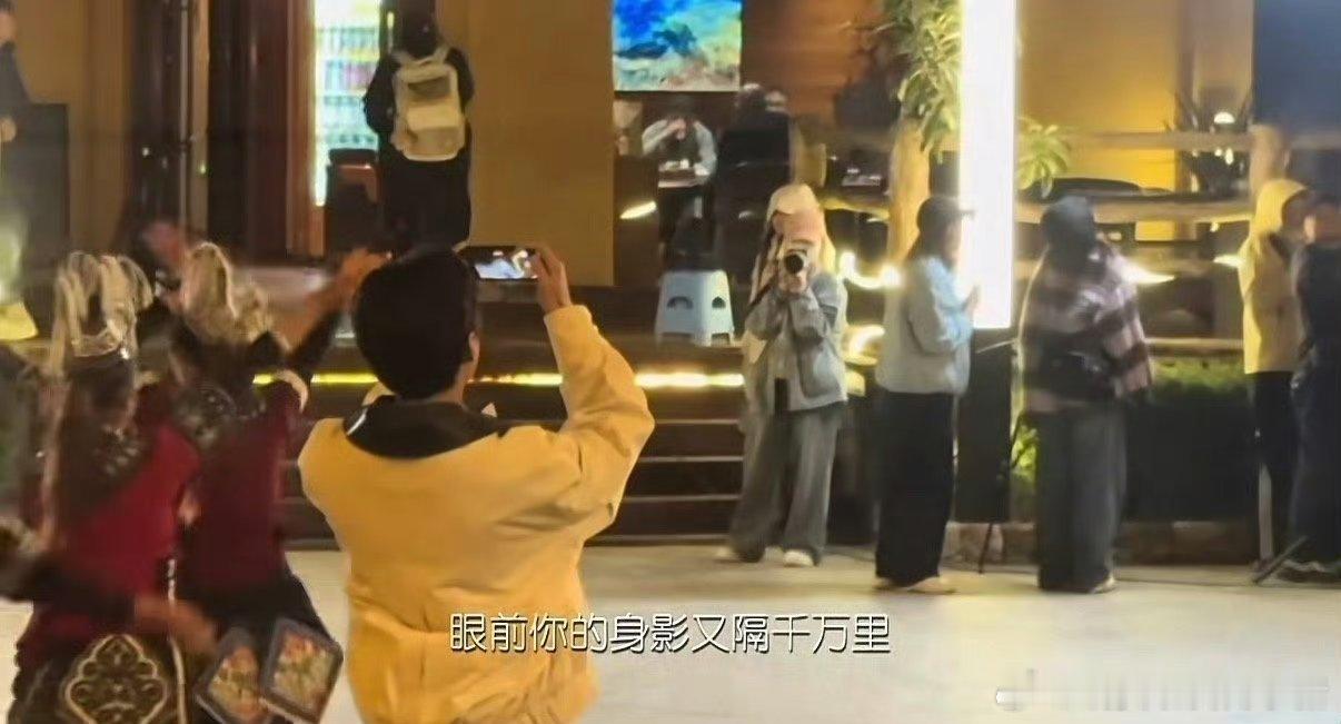 刘学义分享自己拍摄的烟花给粉丝看🥹🥹