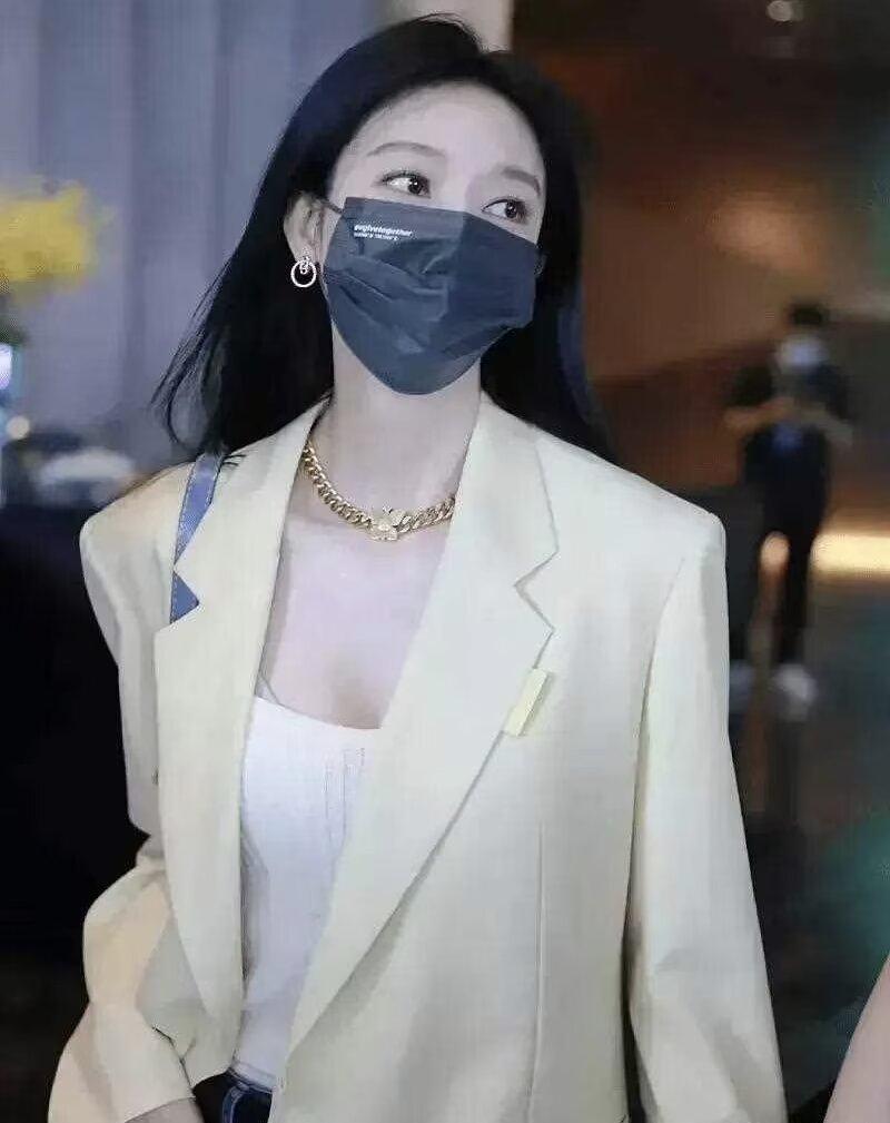 说出来的，未必是太在意；写出来的，其实是可以放下的；存在心里的，是欲罢不能挥