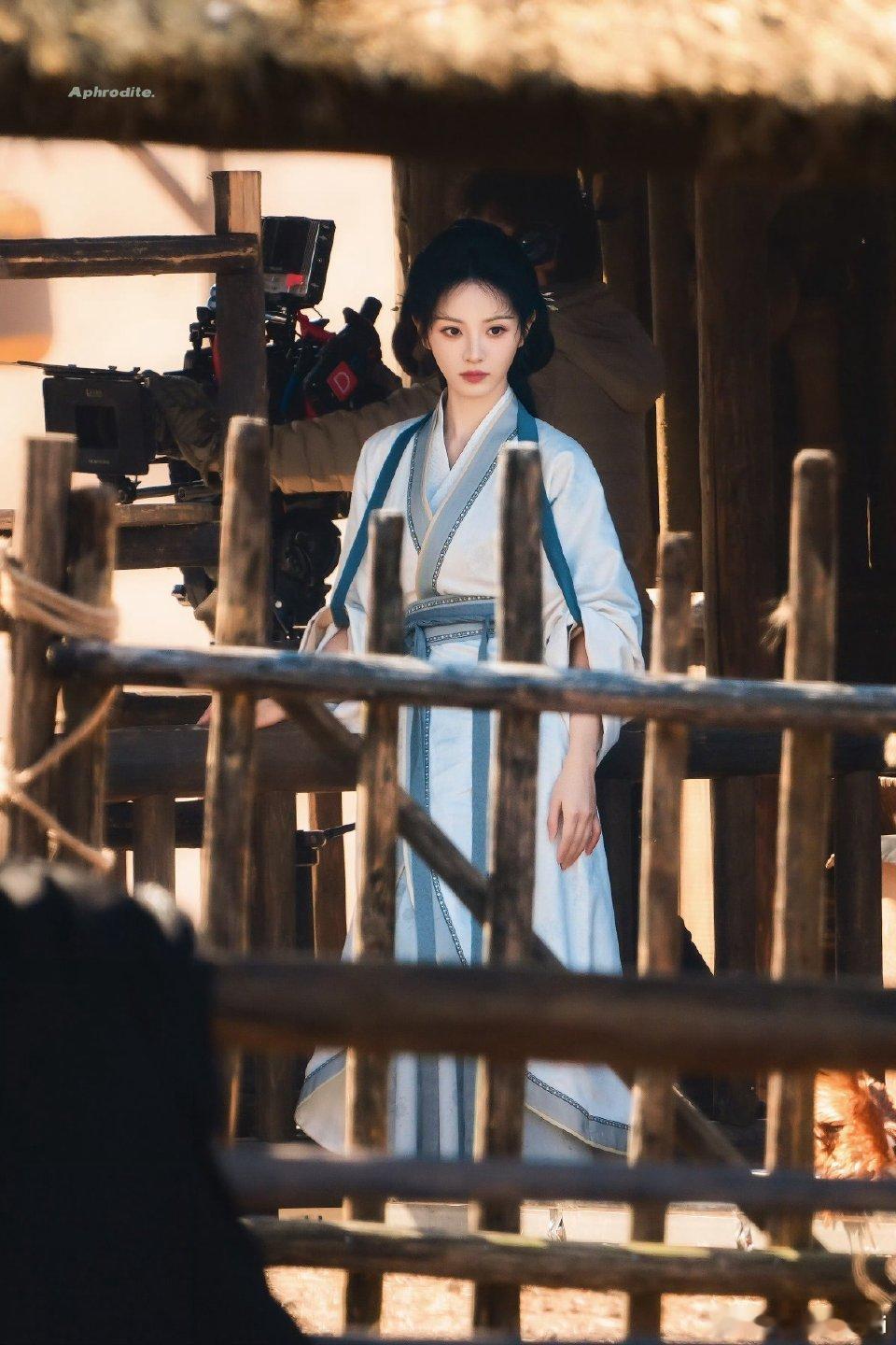 田曦薇嫁金钗新造型路透，妈啊小田太可爱了女鹅