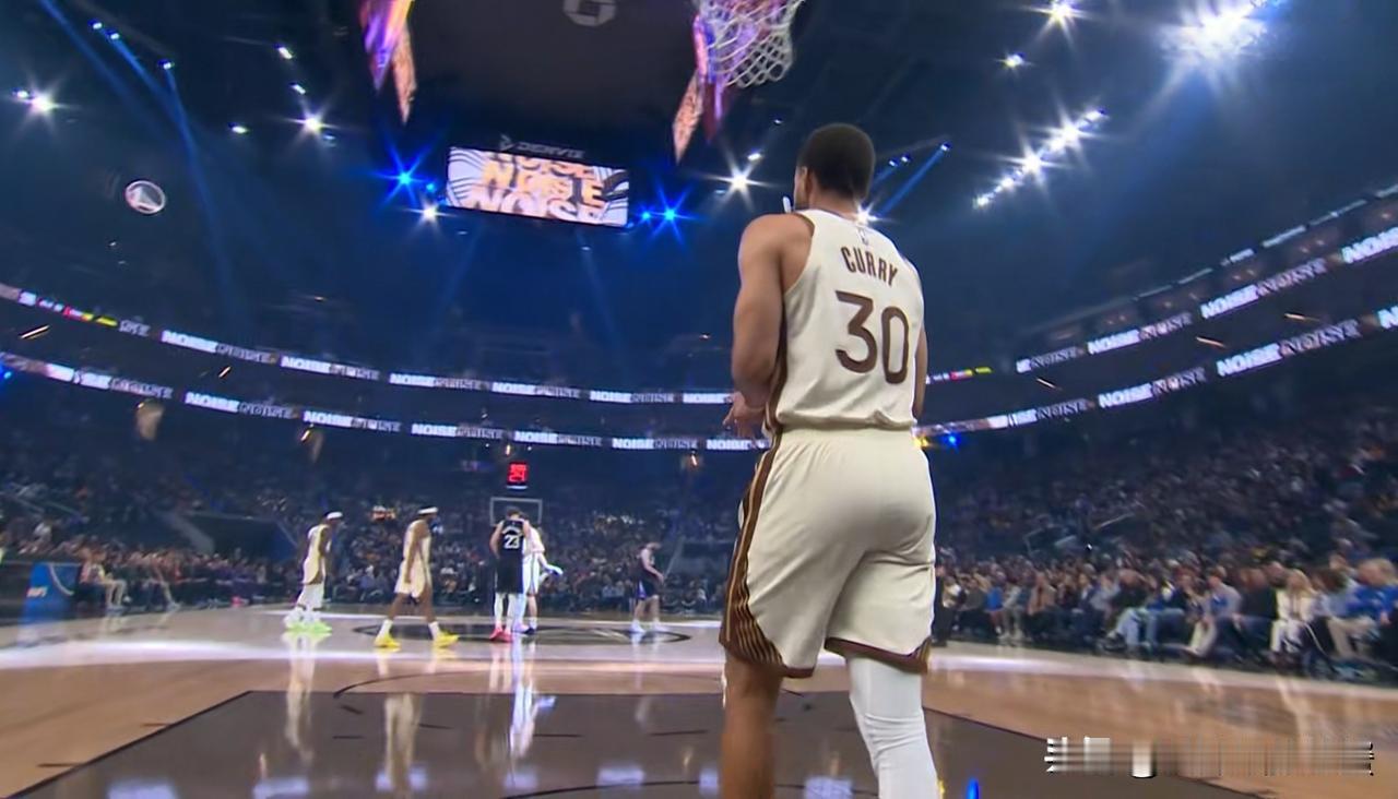 勇士悍将小佩顿真是太会说话了！今天勇士在主场以134：117大胜爵士，比赛结束以