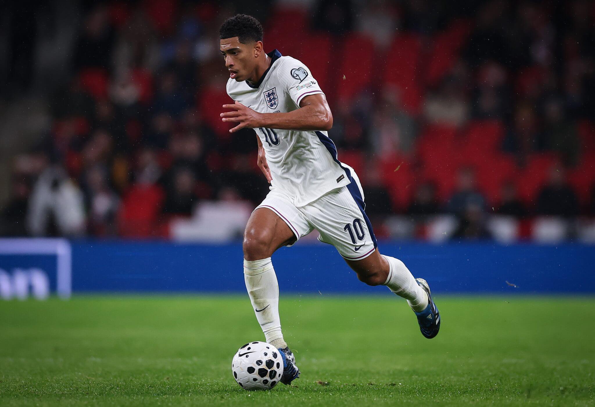 距离世界杯时间还早，英格兰队还有几个位置尚未确定绝对主力，那就要看联赛和欧冠状态